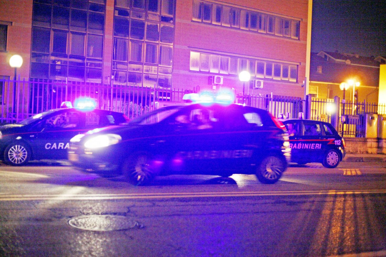Ruba nei garage e fugge in bici: 19enne arrestato
