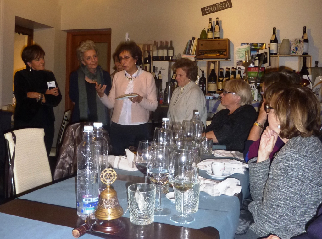 Inner Wheel Valsesia serata sulle porcellane