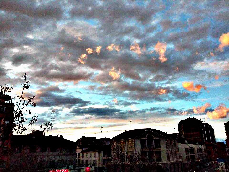 Previsioni meteo, sole ma arriva il freddo