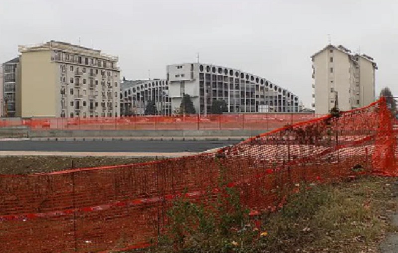 Terreno inquinato il cantiere si ferma