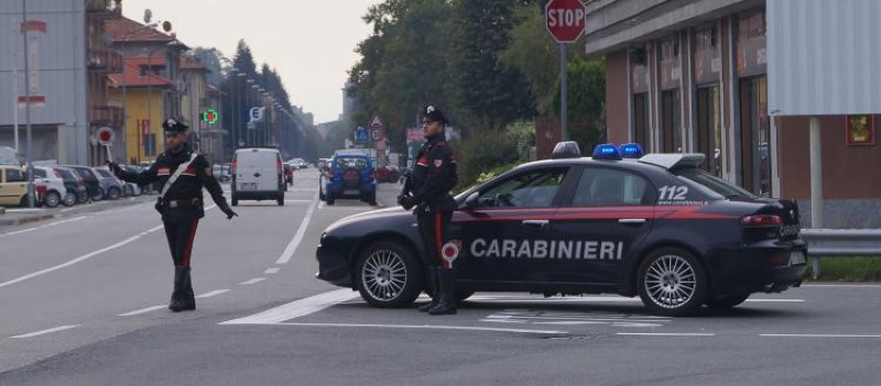 Senza patente alla guida dell’auto
