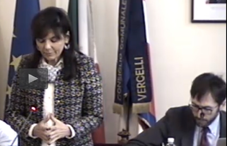 Maggioranza battuta sulla mozione Atena