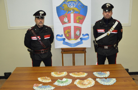 Spendeva banconote false arrestato 27enne
