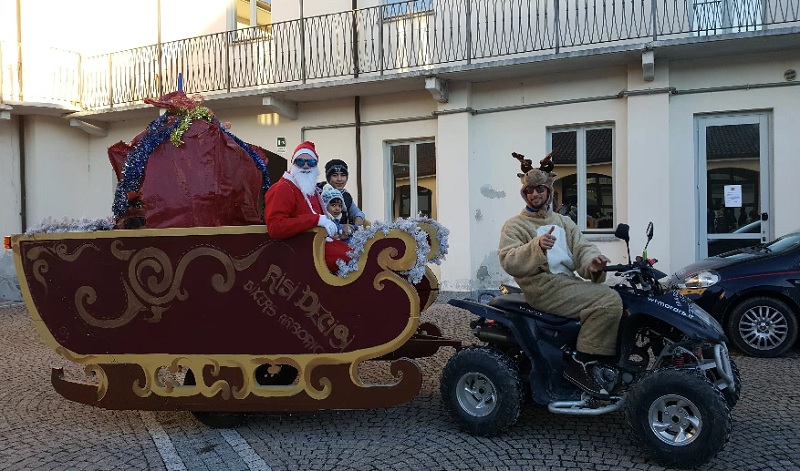 Babbo Natale licenzia le renne e usa il quad