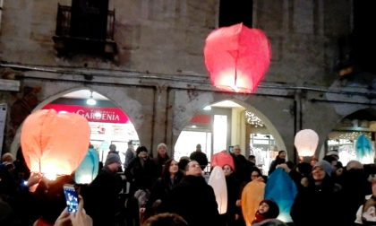Natale Vercelli in piazza musica e lanterne