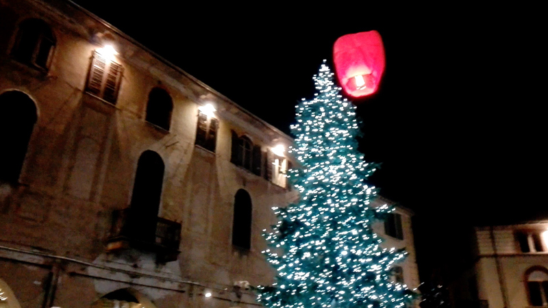 Natale Vercelli il video delle lanterne