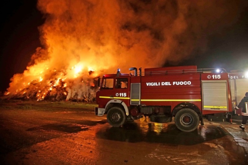 Incendio campo nomadi a Ghislarengo