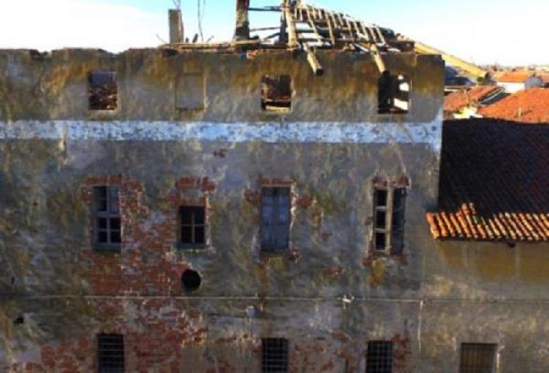Cascina Economia cantiere fermo da mesi a Stroppiana