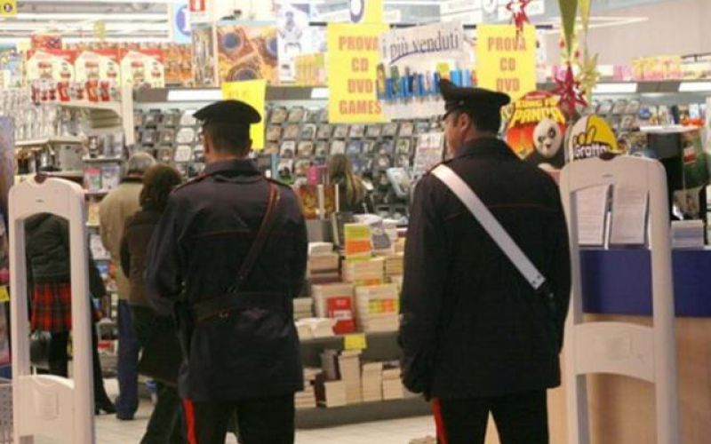 Madre e figlia denunciate per furto