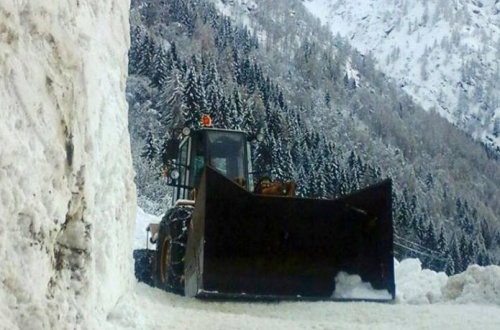 Valanga Rima al lavoro per riaprire la strada