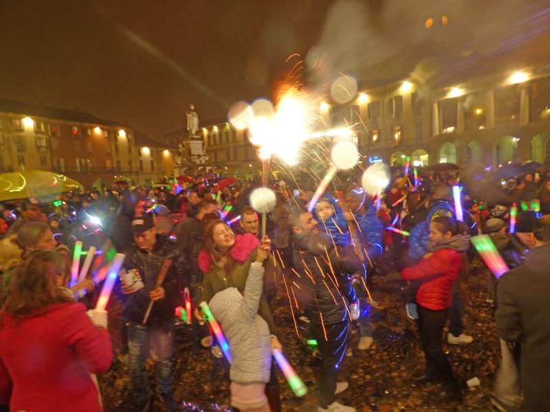 Festa Capodanno Brindisi sotto la pioggia