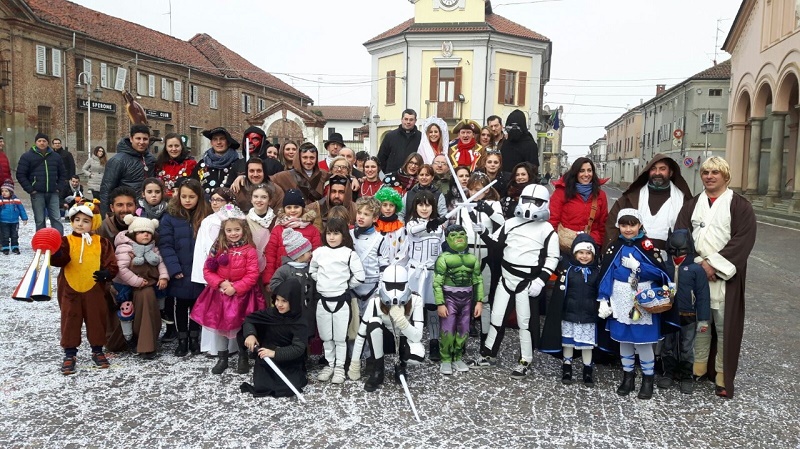 Bambini in piazza per Carnevale