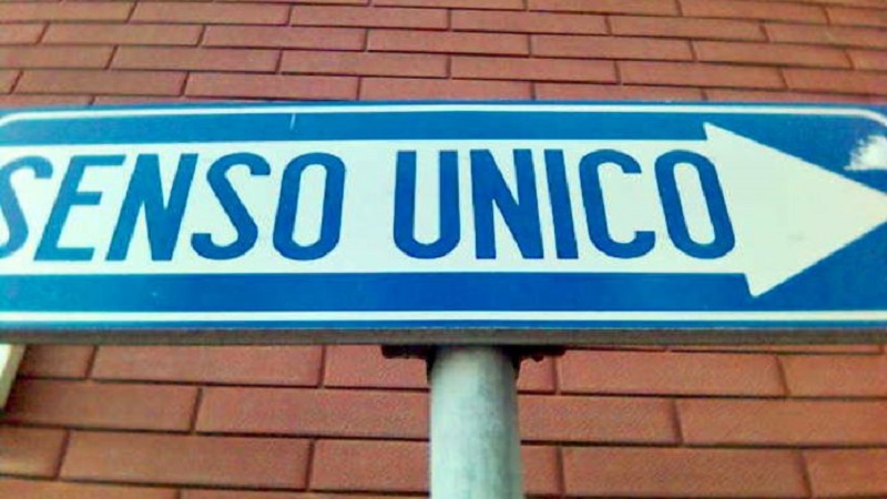 Raccolta firme contro il senso unico