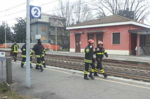 Uomo sotto al treno: disagi ferroviari tra Lombardia e Piemonte