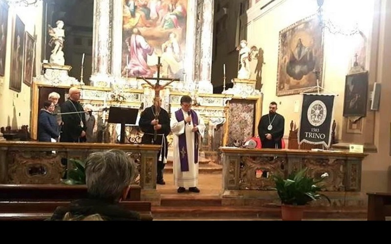Orazione e morte: visita della storica confraternita trinese