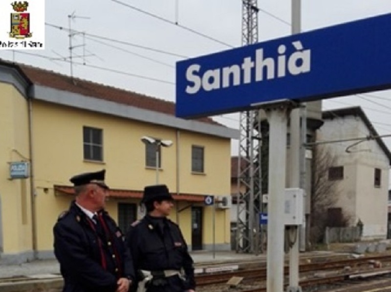 Attraversa i binari e fornisce una falsa identità: denunciato
