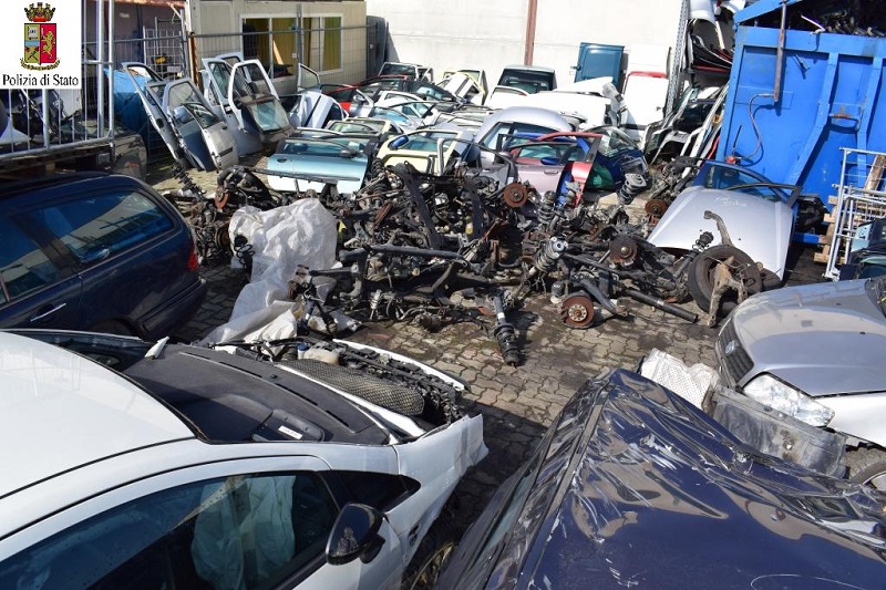 Operazione Oro Rosso: bonifica di auto e moto irregolare