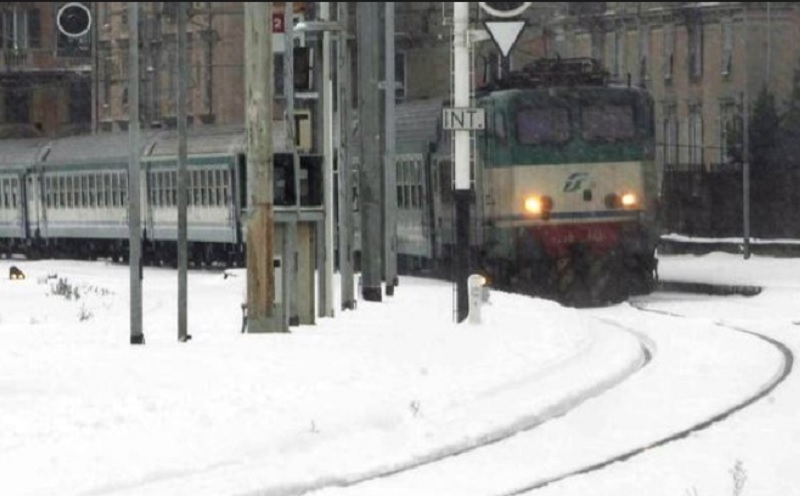 Disagi neve: treni cancellati e ritardi