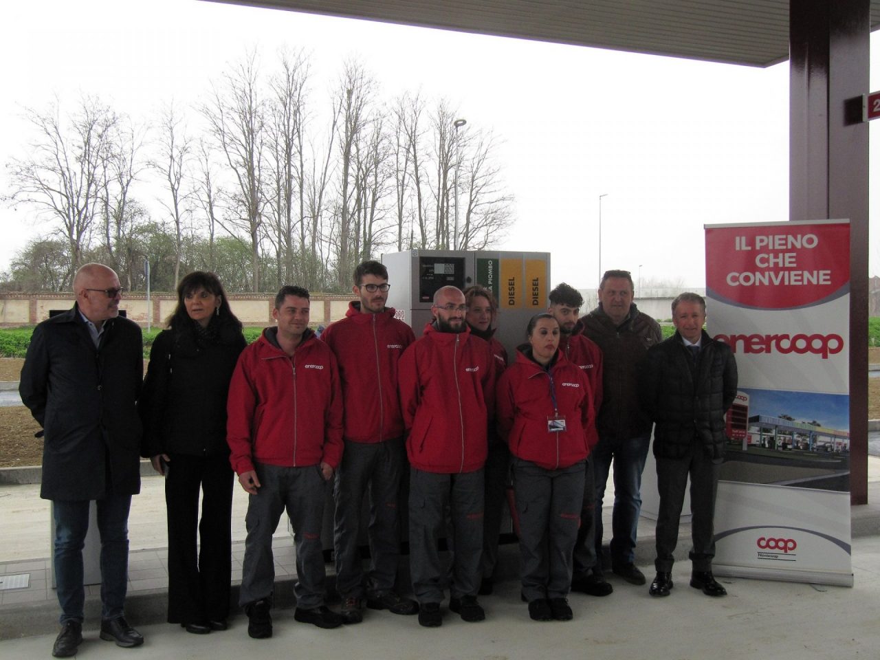 Stazione di rifornimento Enercoop in apertura