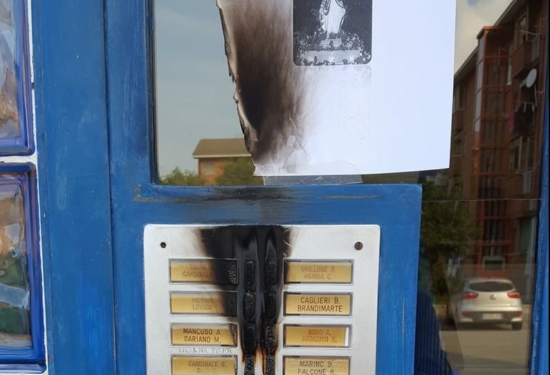 Incendio campanelli svegliato intero palazzo