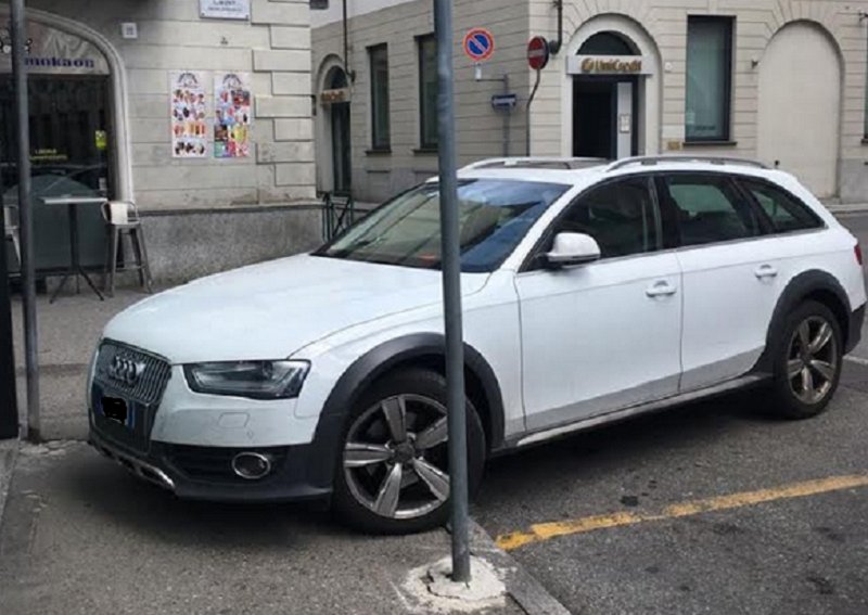 Posteggio selvaggio: “dell’area carico-scarico me ne frego…”