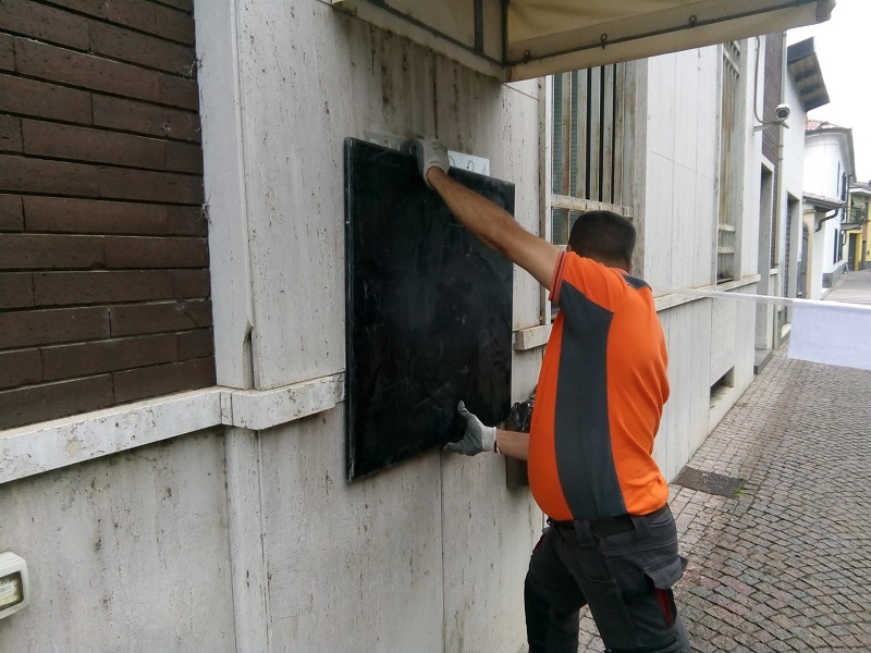 Rubano il bancomat alla BPN di Tronzano