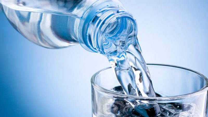 Idrocarburi nella minerale allerta del Ministero