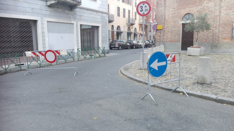Caduta cornicione: Via San Paolo chiusa