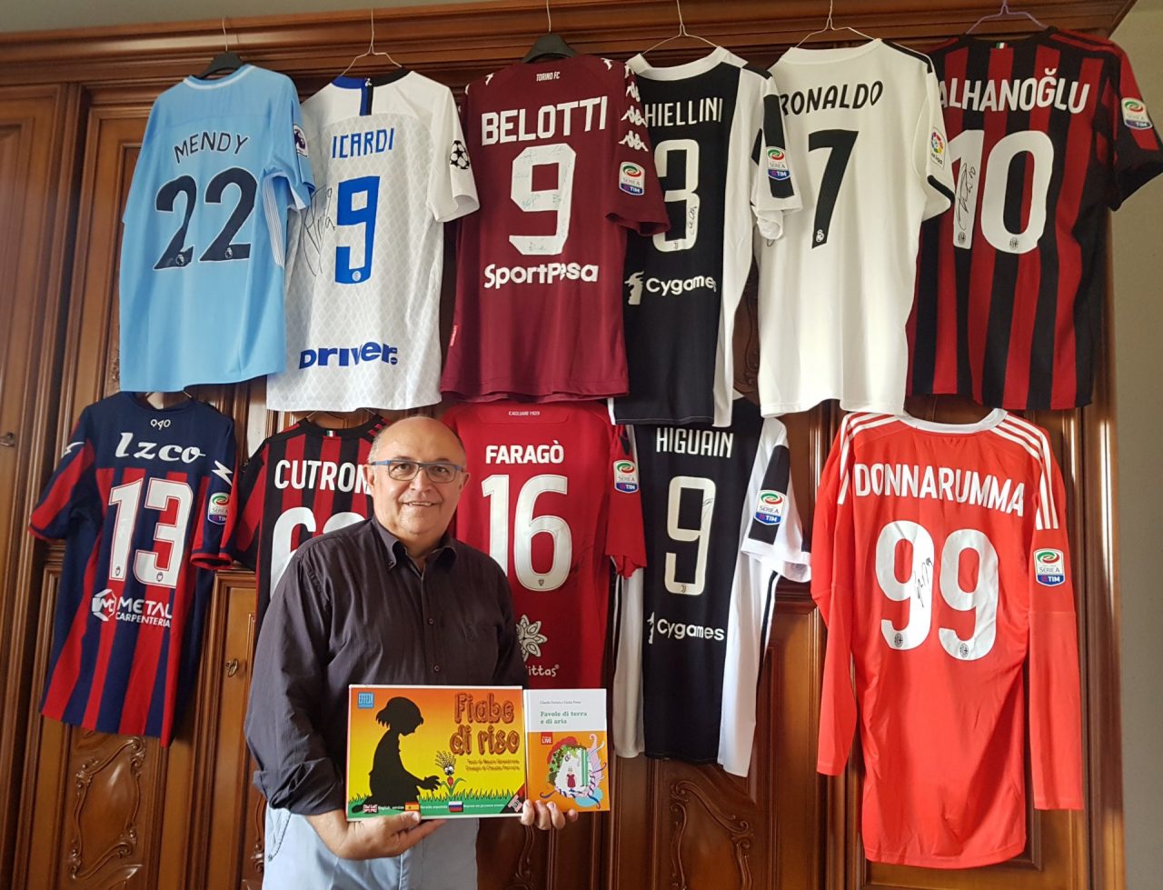 Magliette dei calciatori all’asta per “Liberi di scegliere”