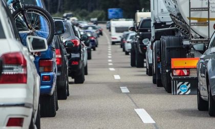 Autostrada del mare: code e oggetti sulla corsia