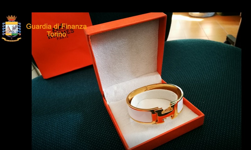 Outlet del falso scoperto dalla Finanza