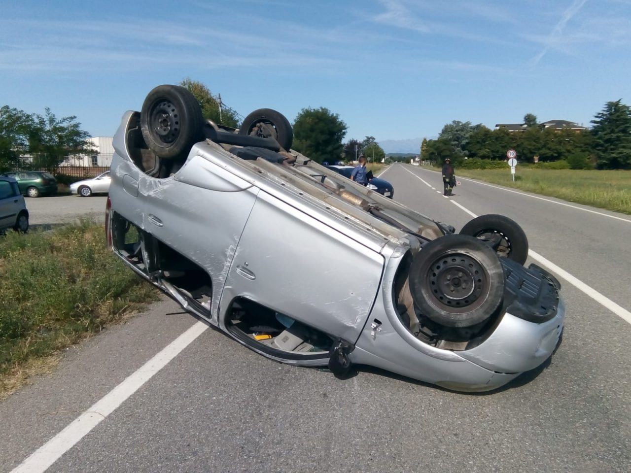 Auto ribaltata: incidente a Santhià
