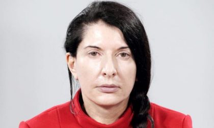Aggressione Marina Abramovic: un vercellese ferma l'aggressore
