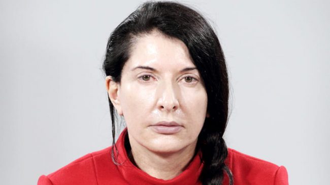 Aggressione Marina Abramovic: un vercellese ferma l’aggressore
