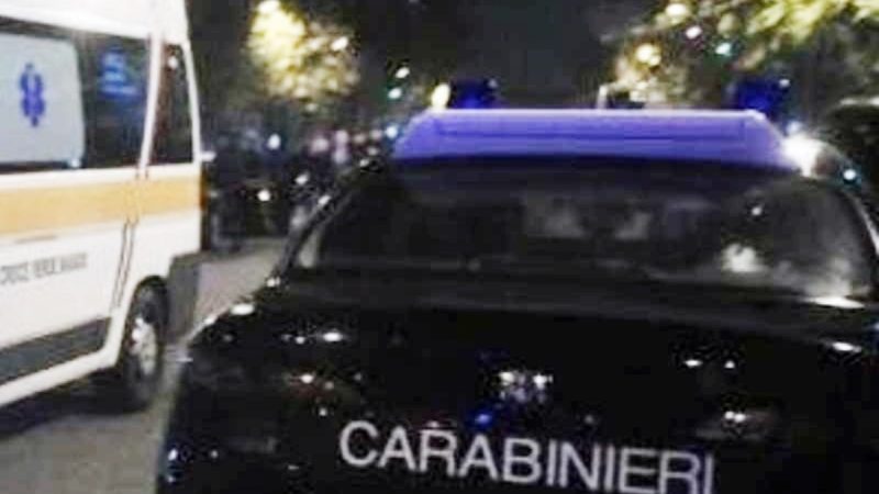 Muore nel bosco di notte, è giallo