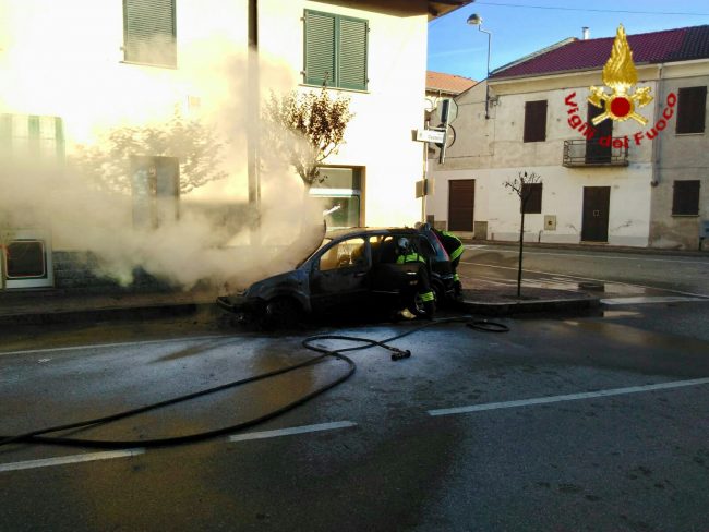 Casalvolone: esplode auto a gpl