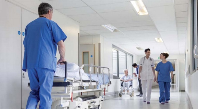 RSA piemontesi: niente abbracci e crisi del personale
