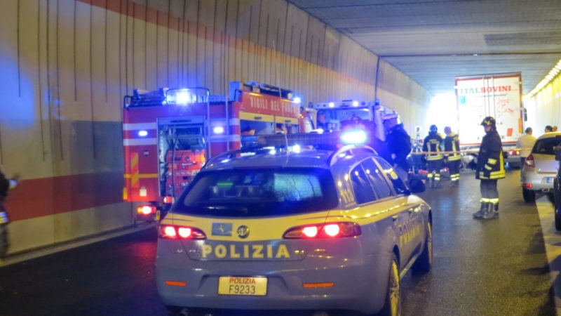 Uomo muore travolto sull’autostrada A4