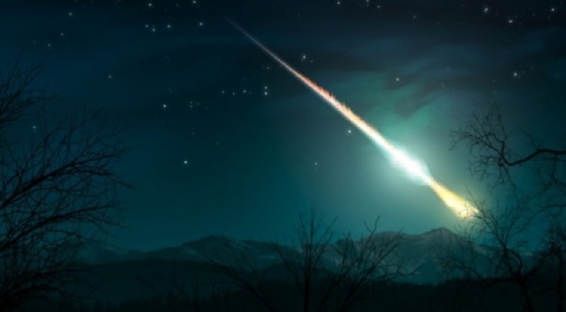 Meteorite al tramonto: il video del “bolide”