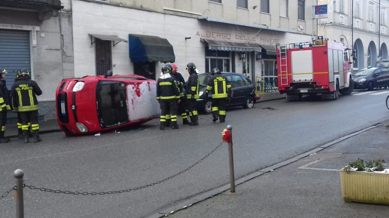 Auto ribaltata a San Germano