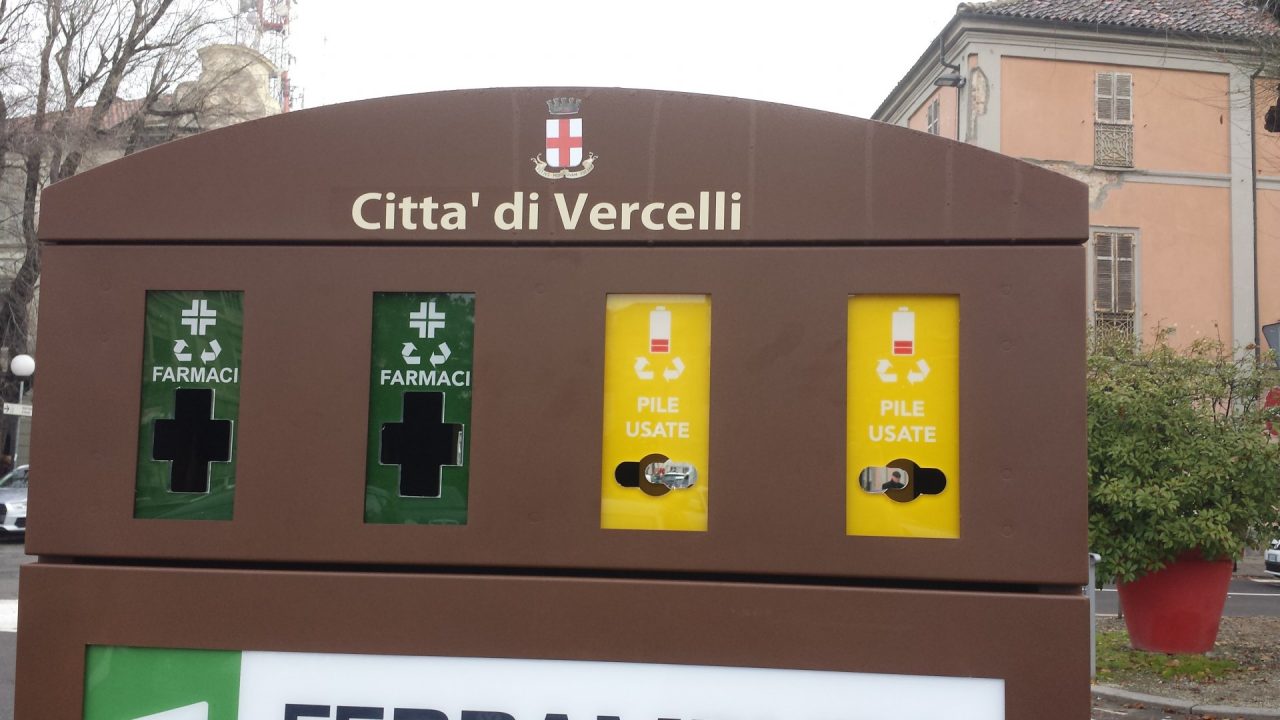 Nuovi contenitori per pile e farmaci usati