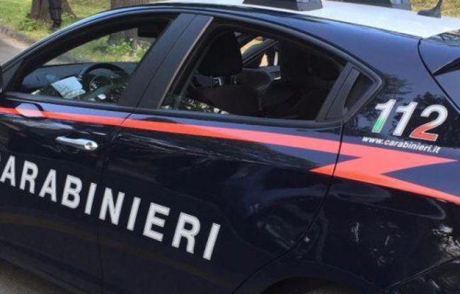 Santhià: deferite quattro persone per aver tentato di deturpare vagoni dei treni