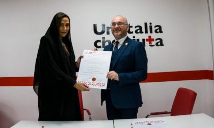 Regalato il castello di Carla Bruni alla Croce Rossa