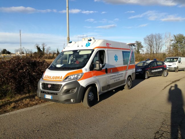Investito dal treno: salvo per miracolo