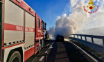 Incendio di un'autovettura sulla provinciale per Costanzana