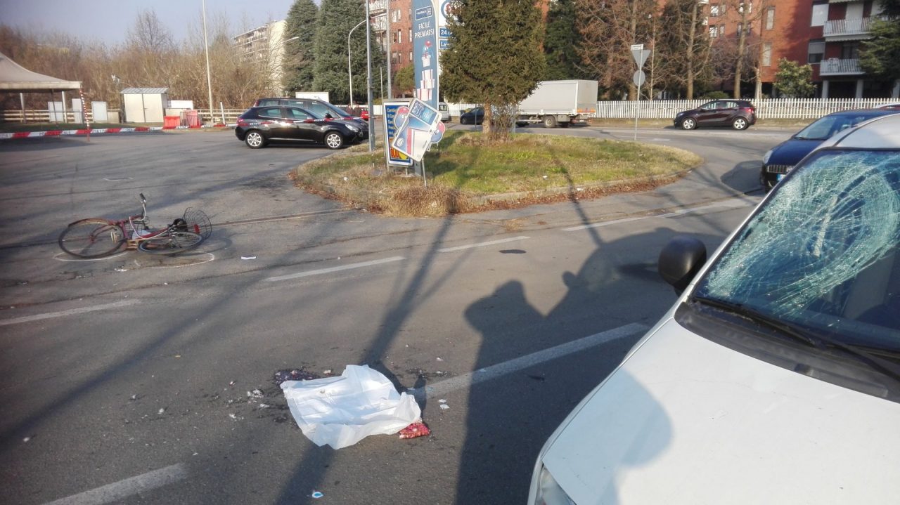 Donna investita in corso Avogadro: foto e video