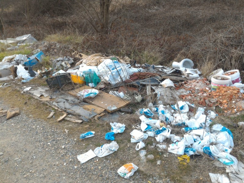 Discarica all’Isola: le immagini