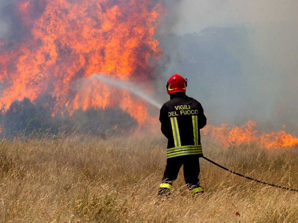 Campagne a fuoco a Motta: momenti di paura