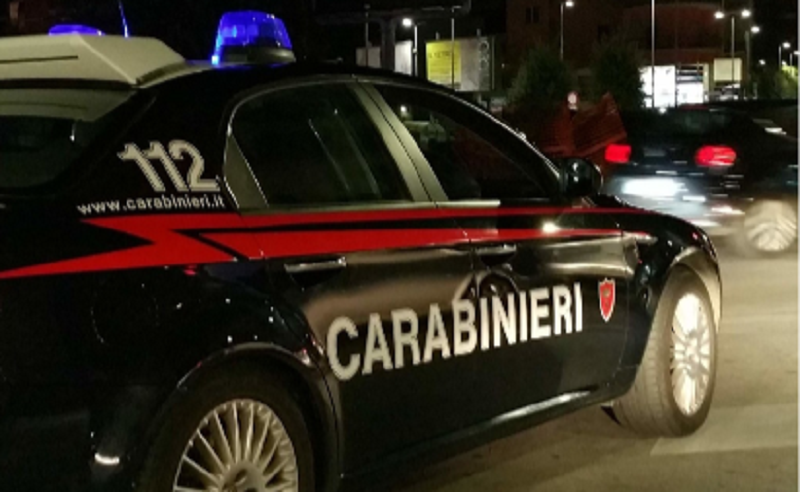 Ruba una catena: 25enne nei guai