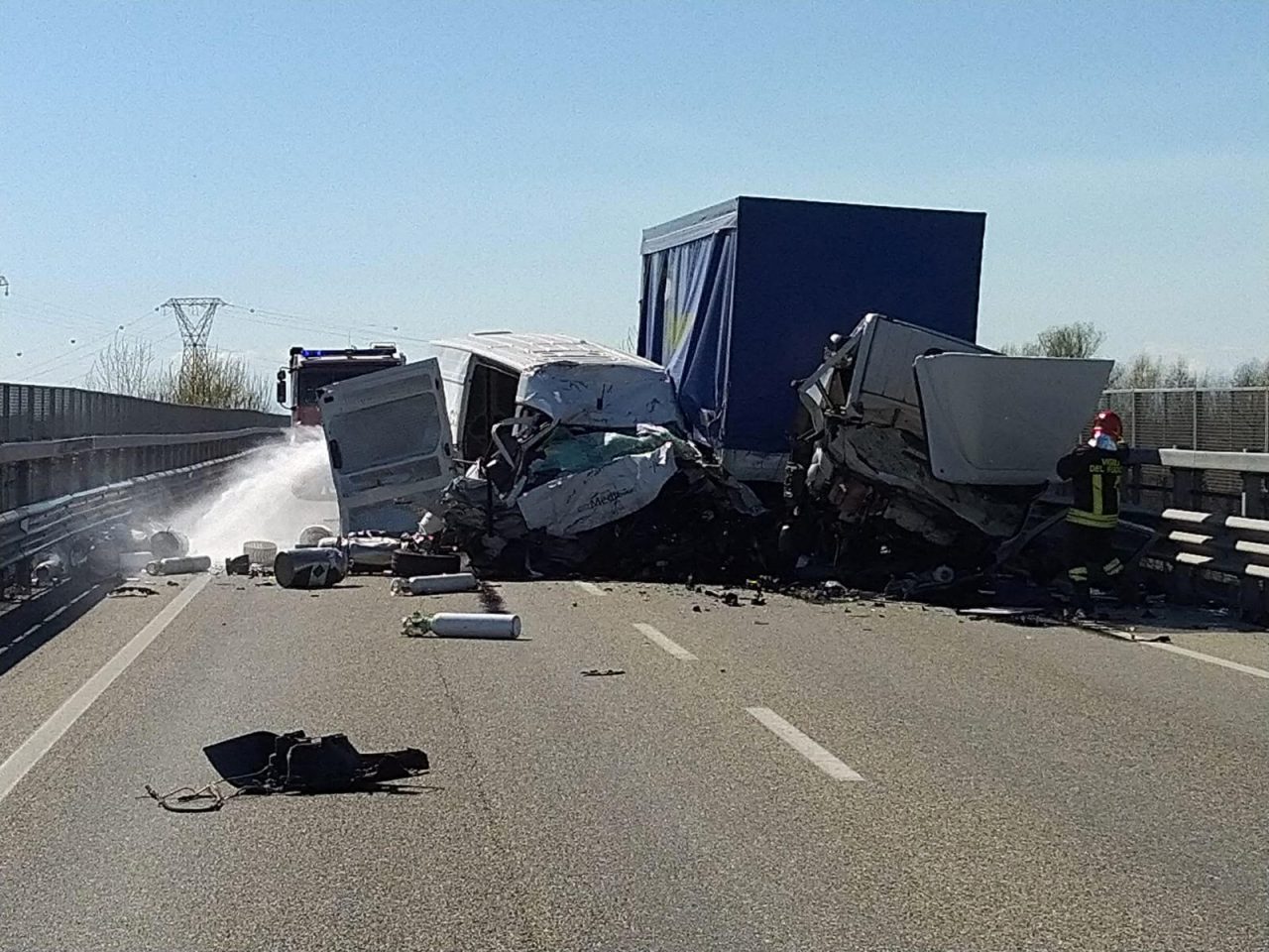 Un ferito grave e strada chiusa